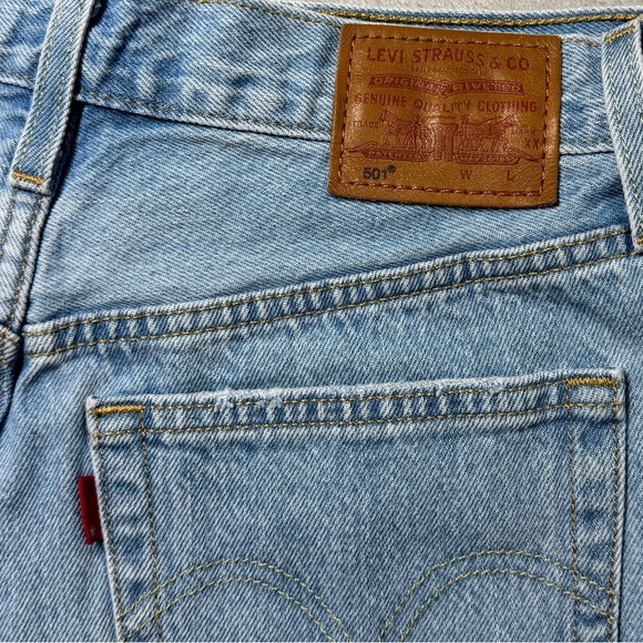 Levi’s Premium Women’s 501 Original Fit High Rise Denim Blue Jean Shorts 26 - Picture 13 of 16